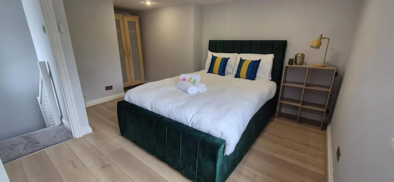 4 Bed Home With Full Amenities In Cardiff 0*,  영국