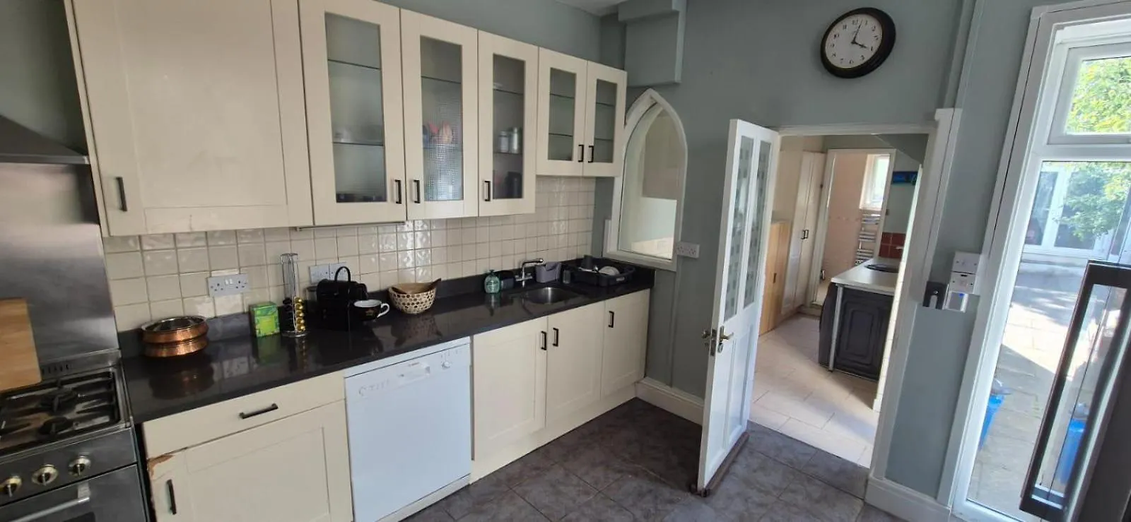 4 Bed Home With Full Amenities In Cardiff 영국